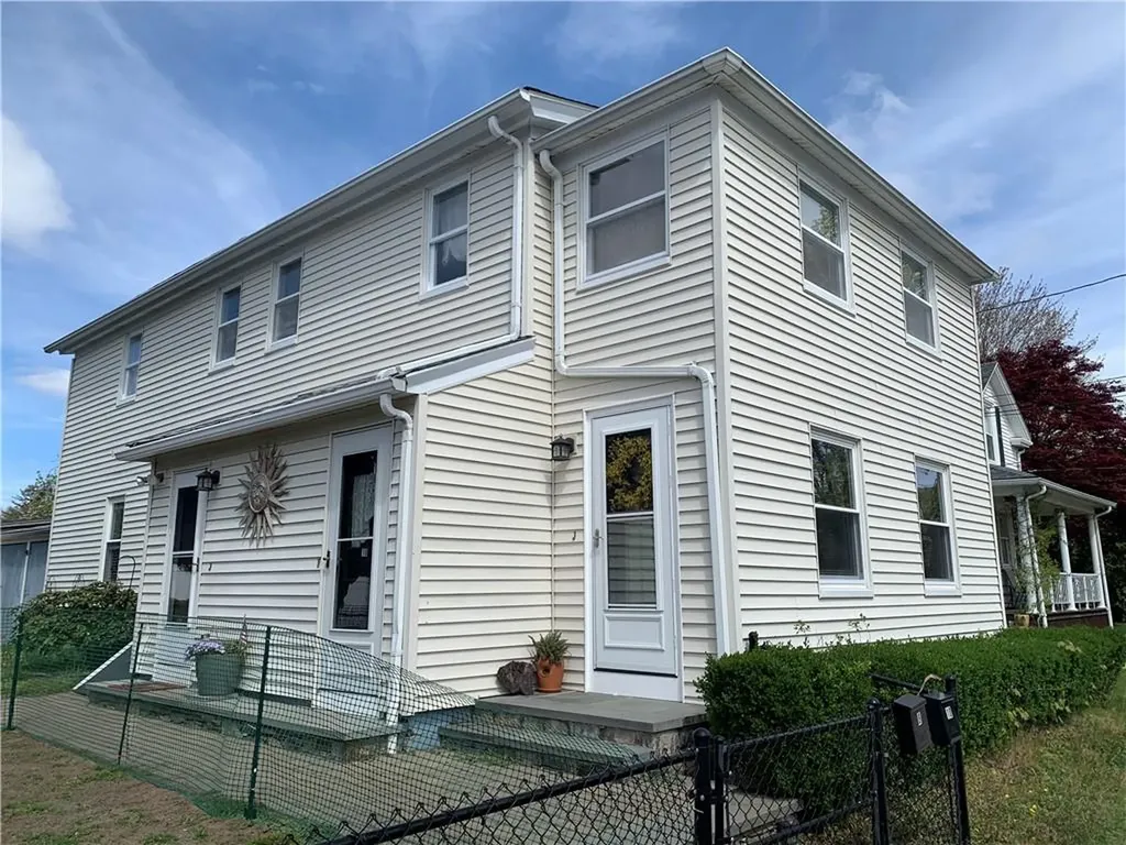 8 10 S Cornell Avenue Warren RI 02885
