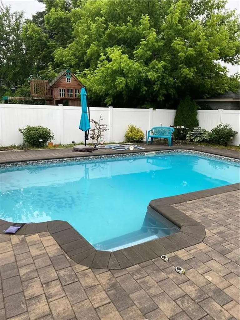 8 10 S Cornell Avenue Warren RI 02885