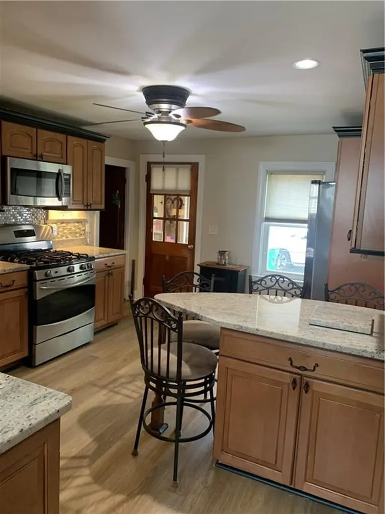 8 10 S Cornell Avenue Warren RI 02885