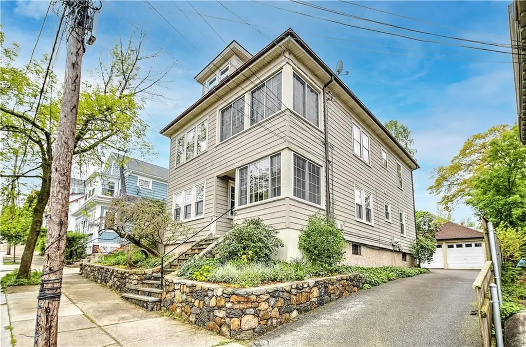 21 Woodbine Street Providence RI 02906