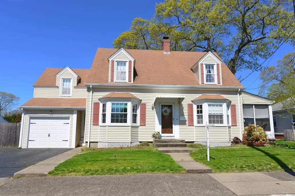 53 Felsmere Avenue Pawtucket RI 02861