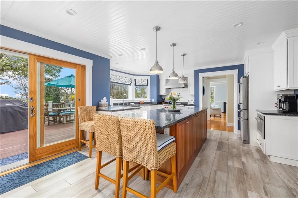 115 Gideon Lawton Lane Portsmouth RI 02871