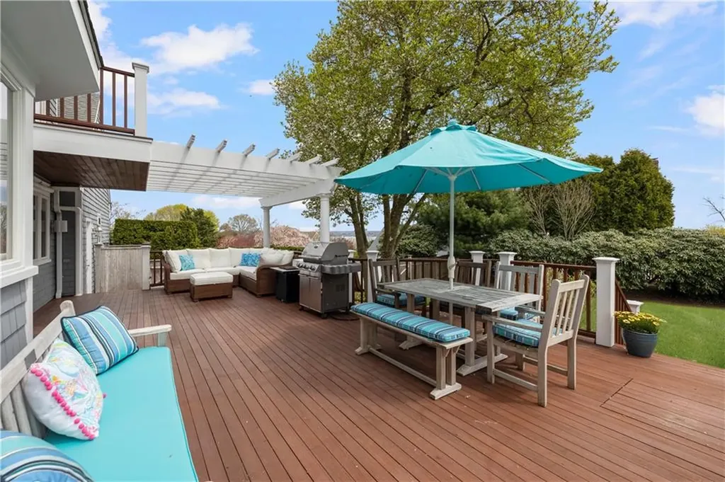 115 Gideon Lawton Lane Portsmouth RI 02871