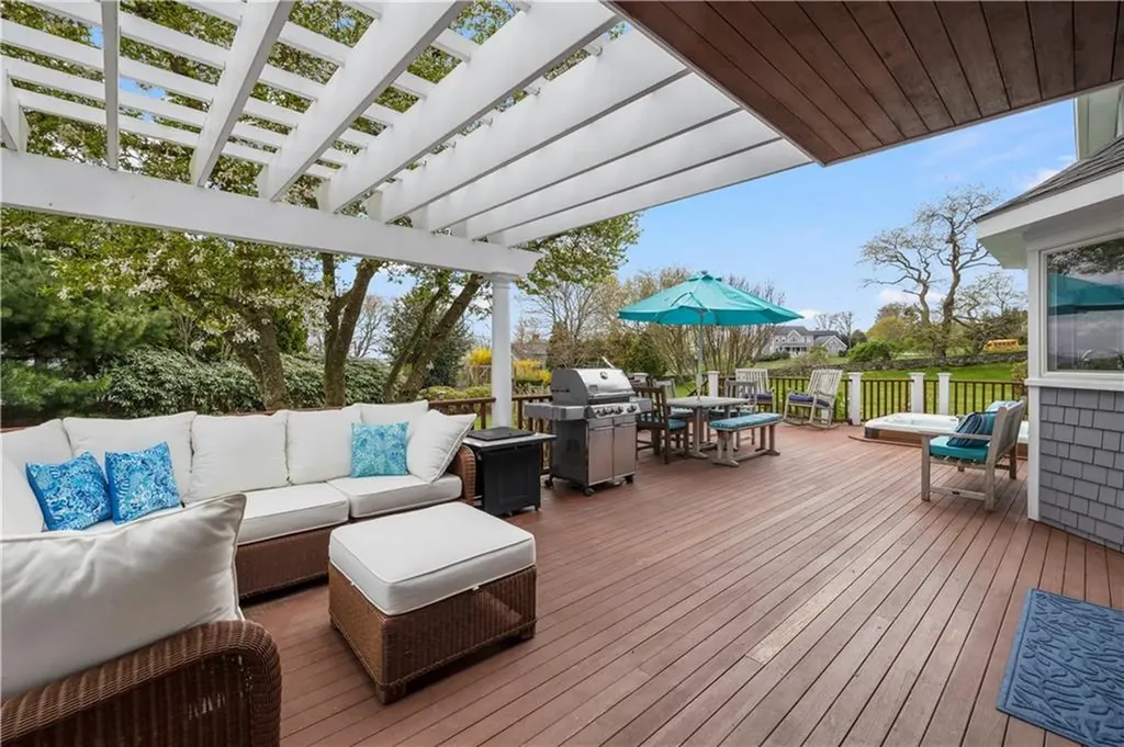 115 Gideon Lawton Lane Portsmouth RI 02871