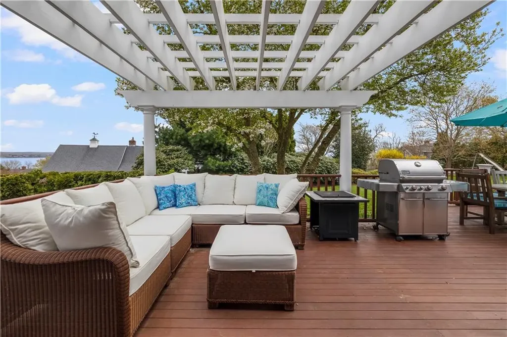 115 Gideon Lawton Lane Portsmouth RI 02871