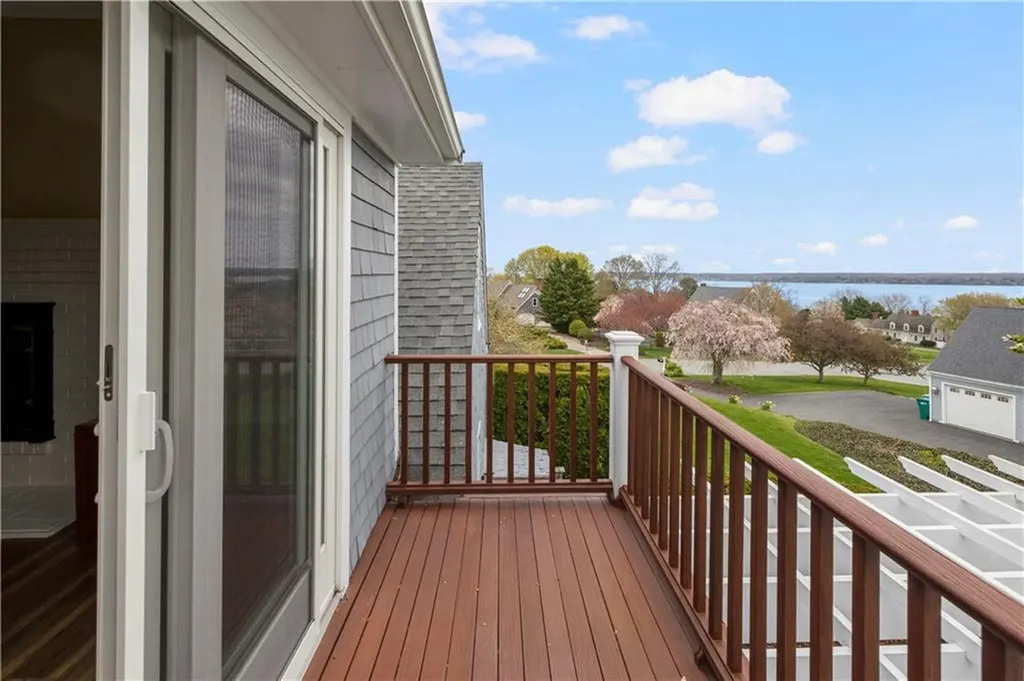 115 Gideon Lawton Lane Portsmouth RI 02871