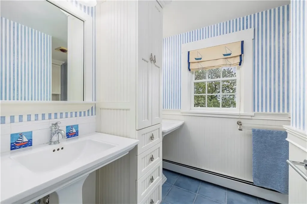 115 Gideon Lawton Lane Portsmouth RI 02871