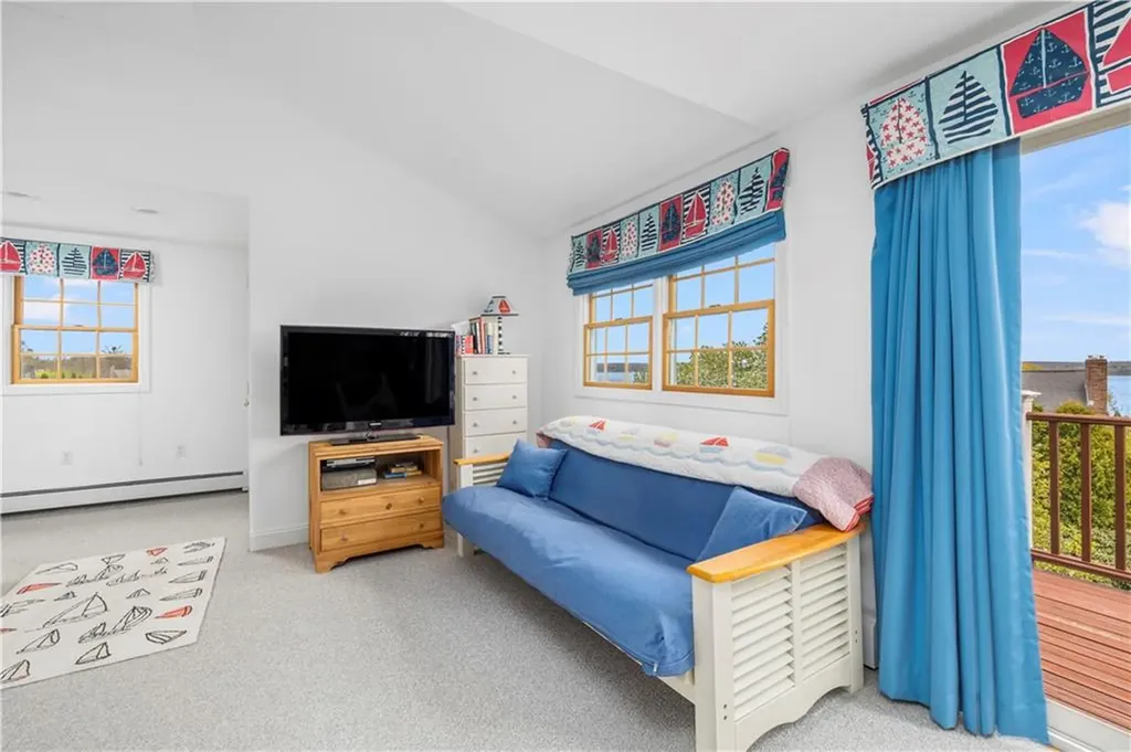 115 Gideon Lawton Lane Portsmouth RI 02871