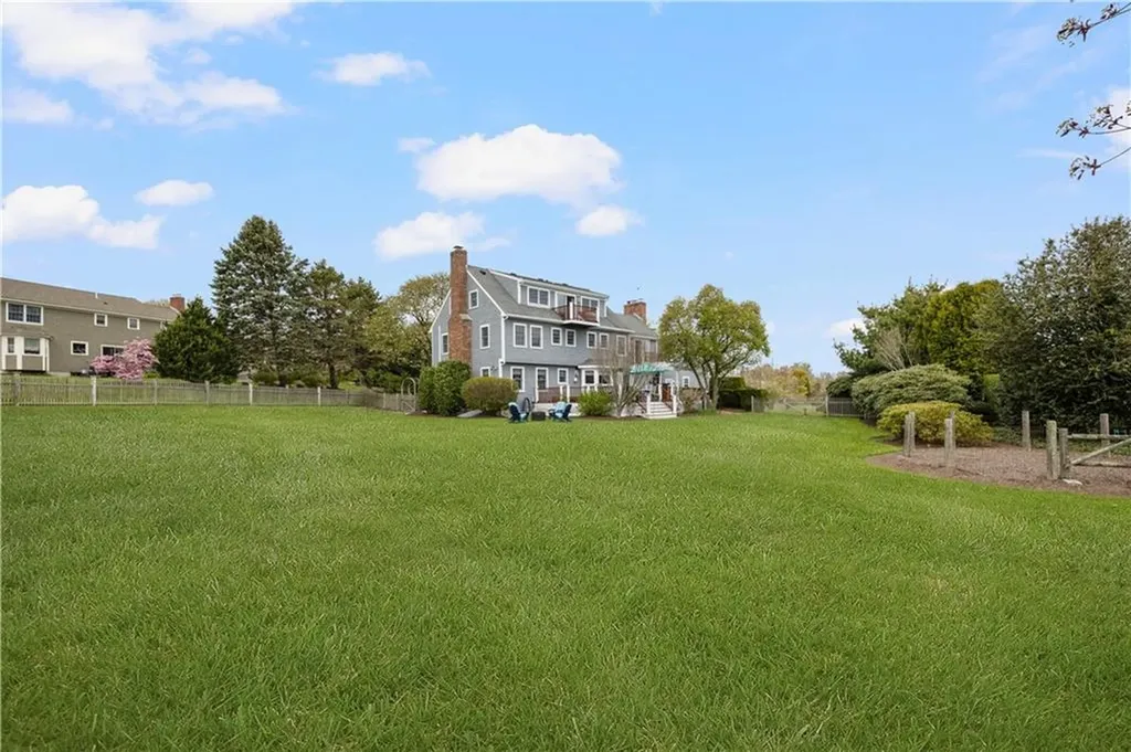 115 Gideon Lawton Lane Portsmouth RI 02871