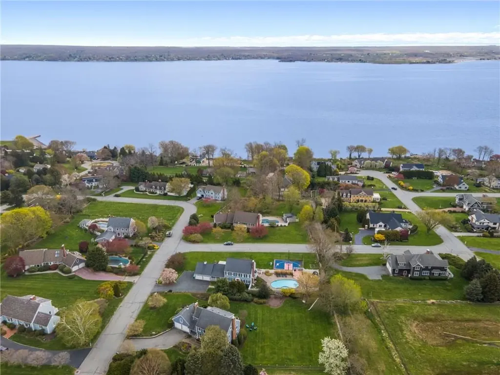 115 Gideon Lawton Lane Portsmouth RI 02871