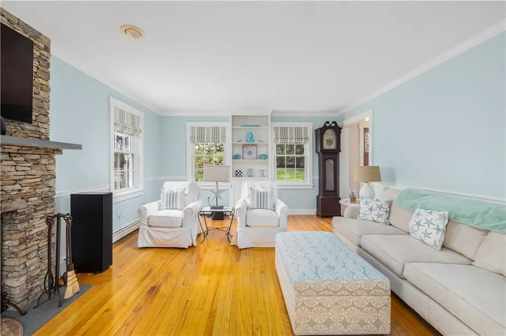 115 Gideon Lawton Lane Portsmouth RI 02871