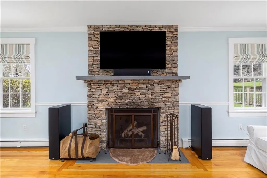 115 Gideon Lawton Lane Portsmouth RI 02871