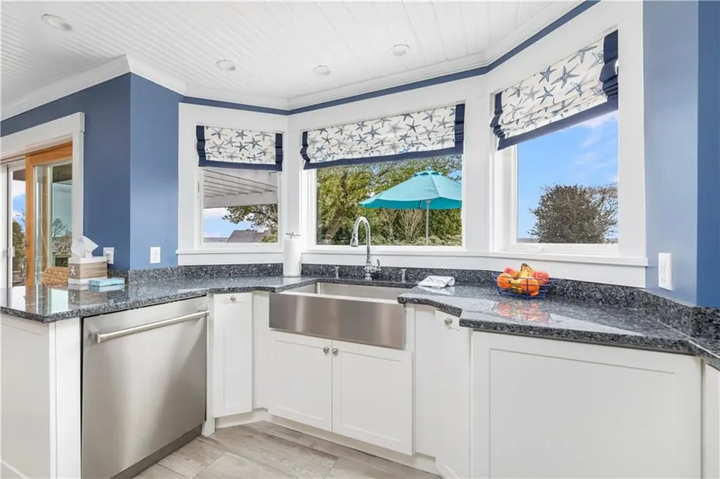 115 Gideon Lawton Lane Portsmouth RI 02871