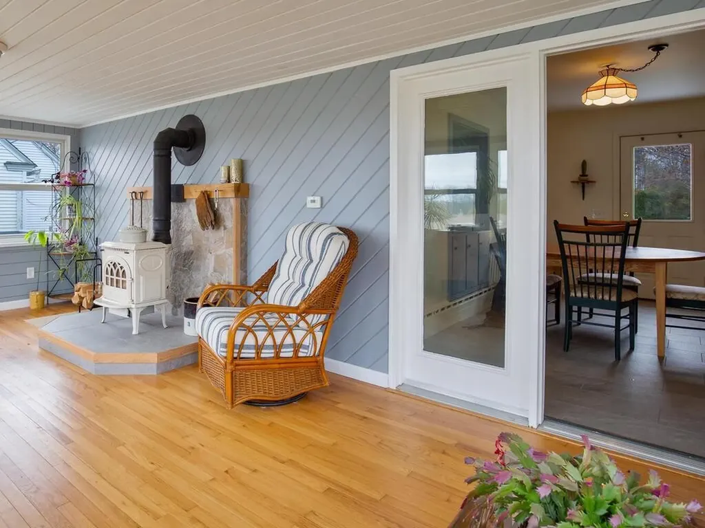 2 Thompson Avenue Westerly RI 02891