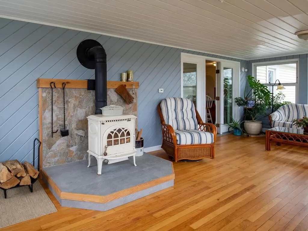 2 Thompson Avenue Westerly RI 02891