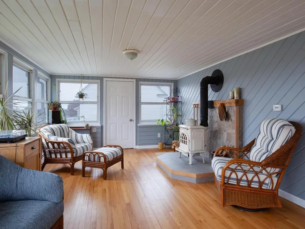 2 Thompson Avenue Westerly RI 02891