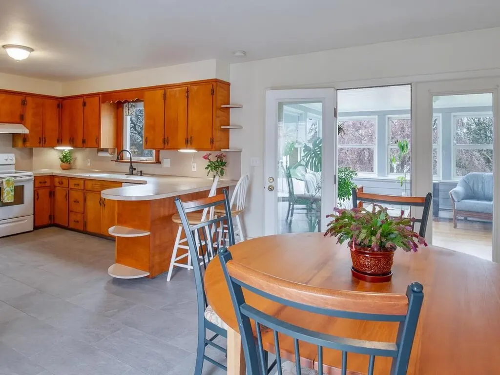 2 Thompson Avenue Westerly RI 02891