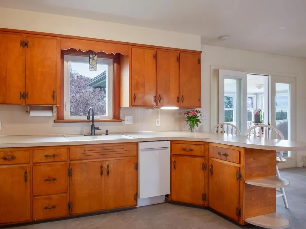 2 Thompson Avenue Westerly RI 02891