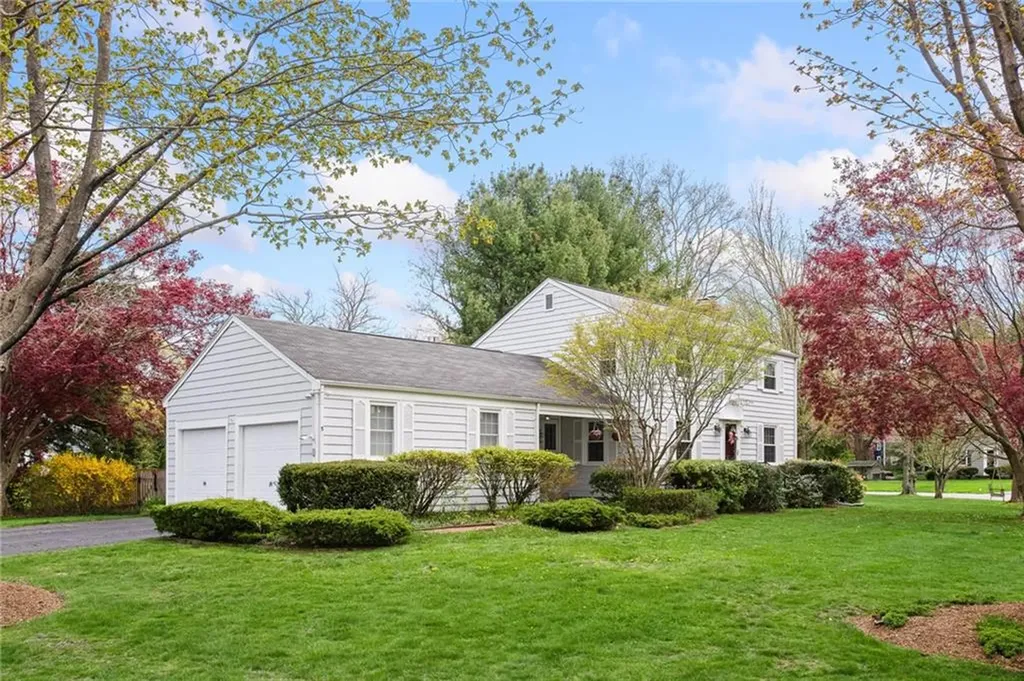 5 Ferncliff Road Barrington RI 02806