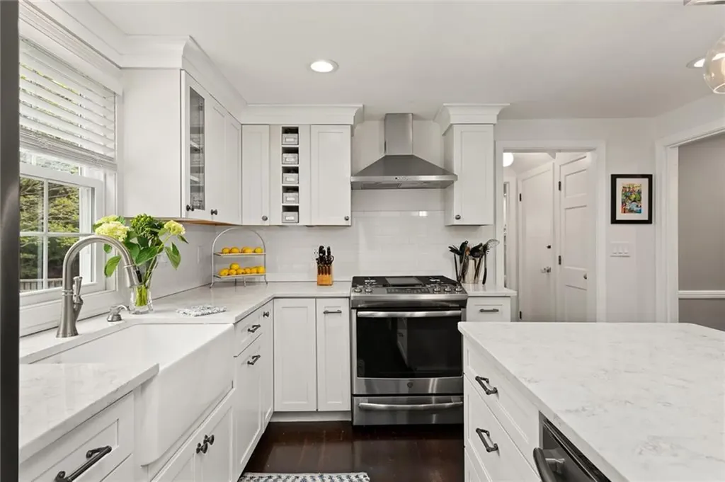 5 Ferncliff Road Barrington RI 02806