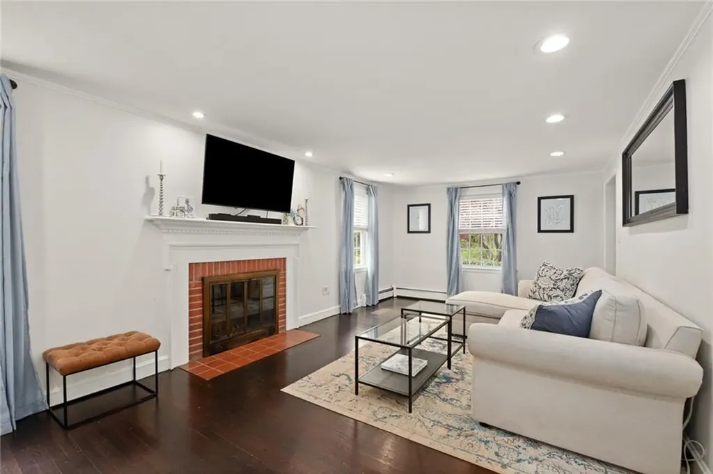 5 Ferncliff Road Barrington RI 02806