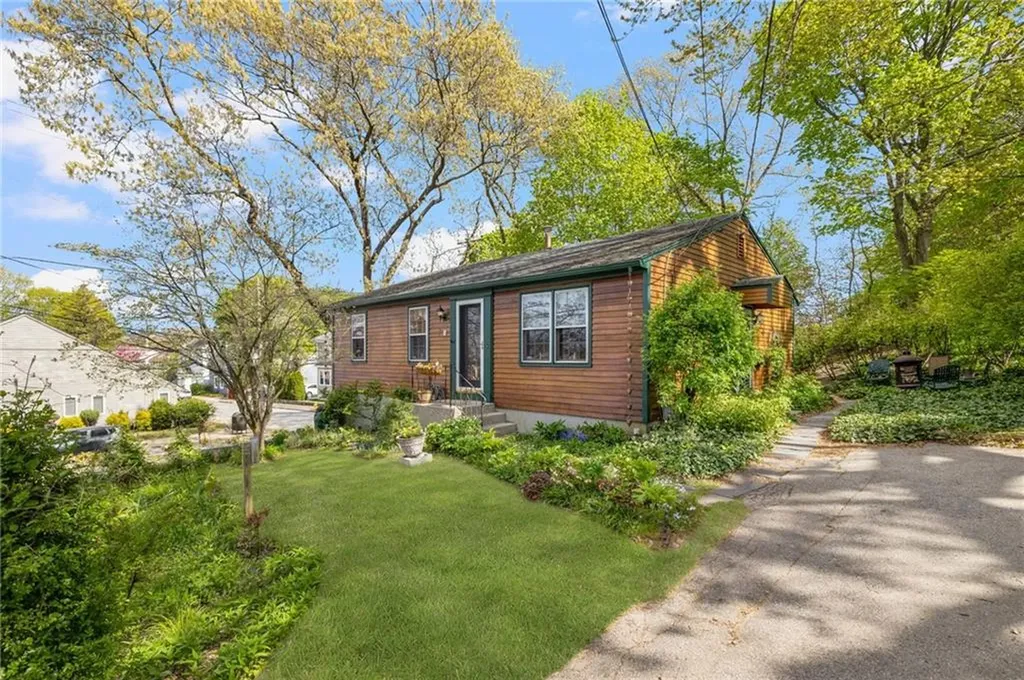 4 Rhodes Street Pawtucket RI 02860
