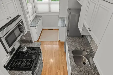 38 Greene Street East Greenwich RI 02818