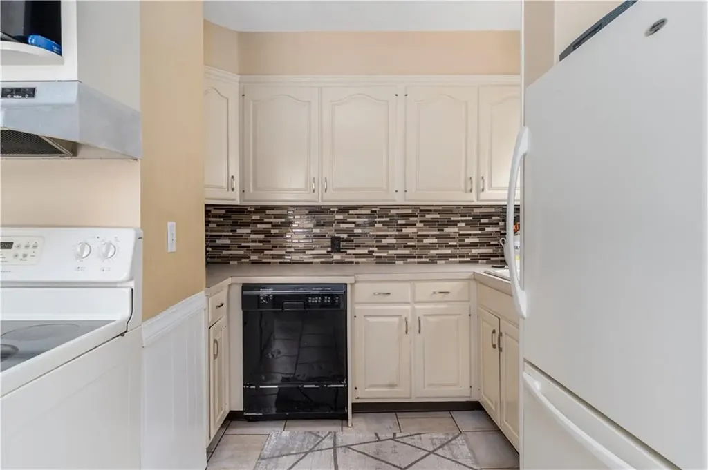 44 Benedict Street Pawtucket RI 02861
