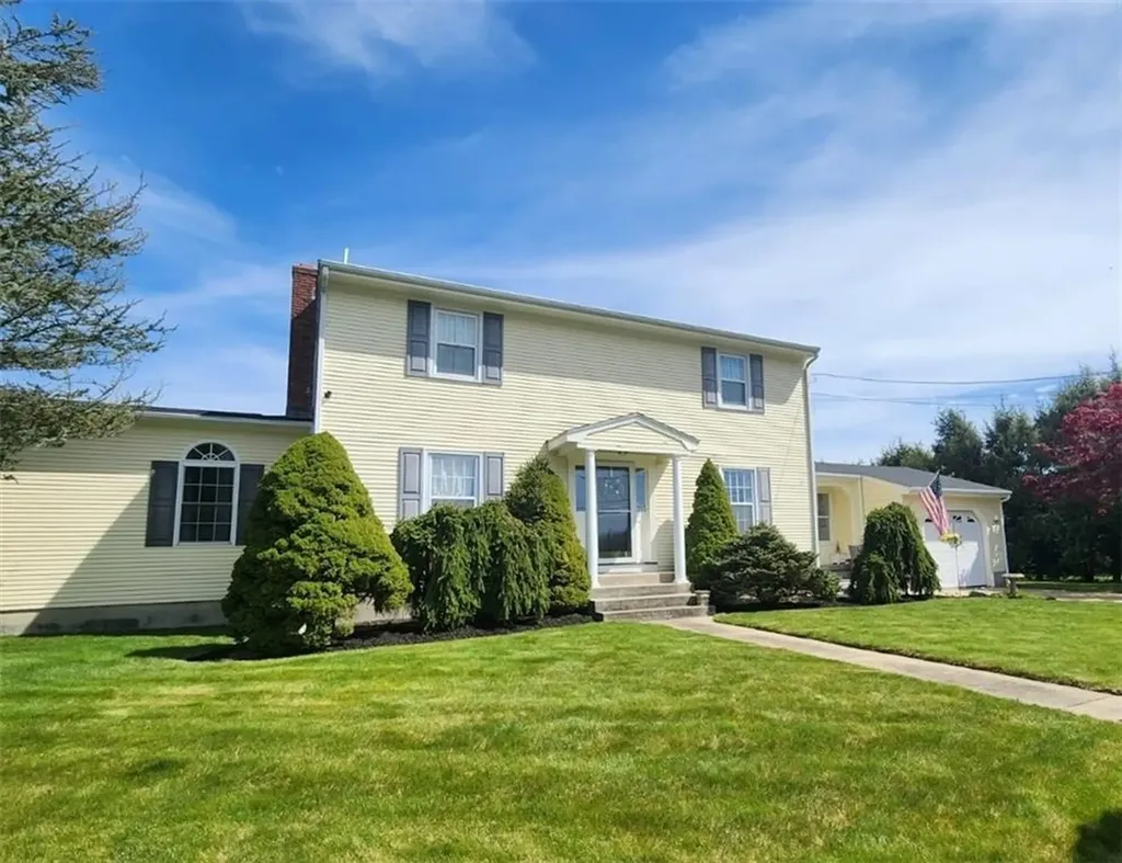 15 Ann Court Cranston RI 02921
