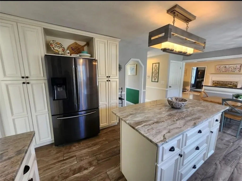15 Ann Court Cranston RI 02921
