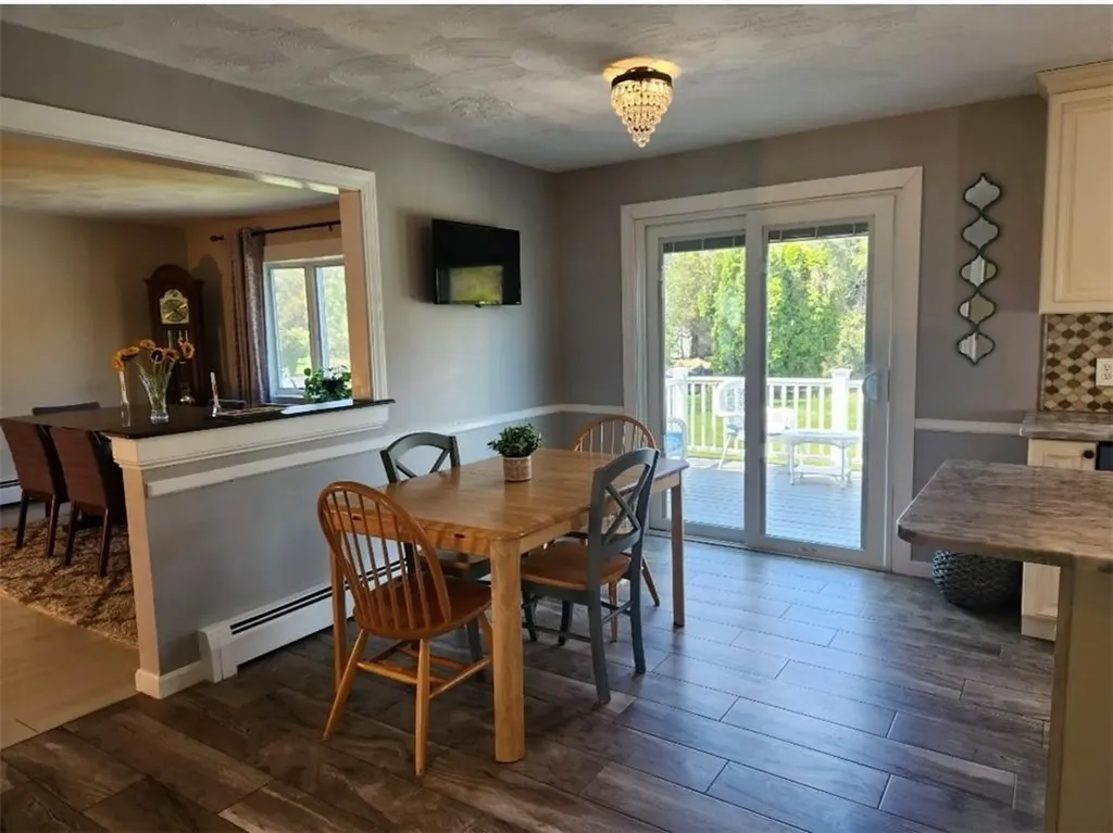 15 Ann Court Cranston RI 02921