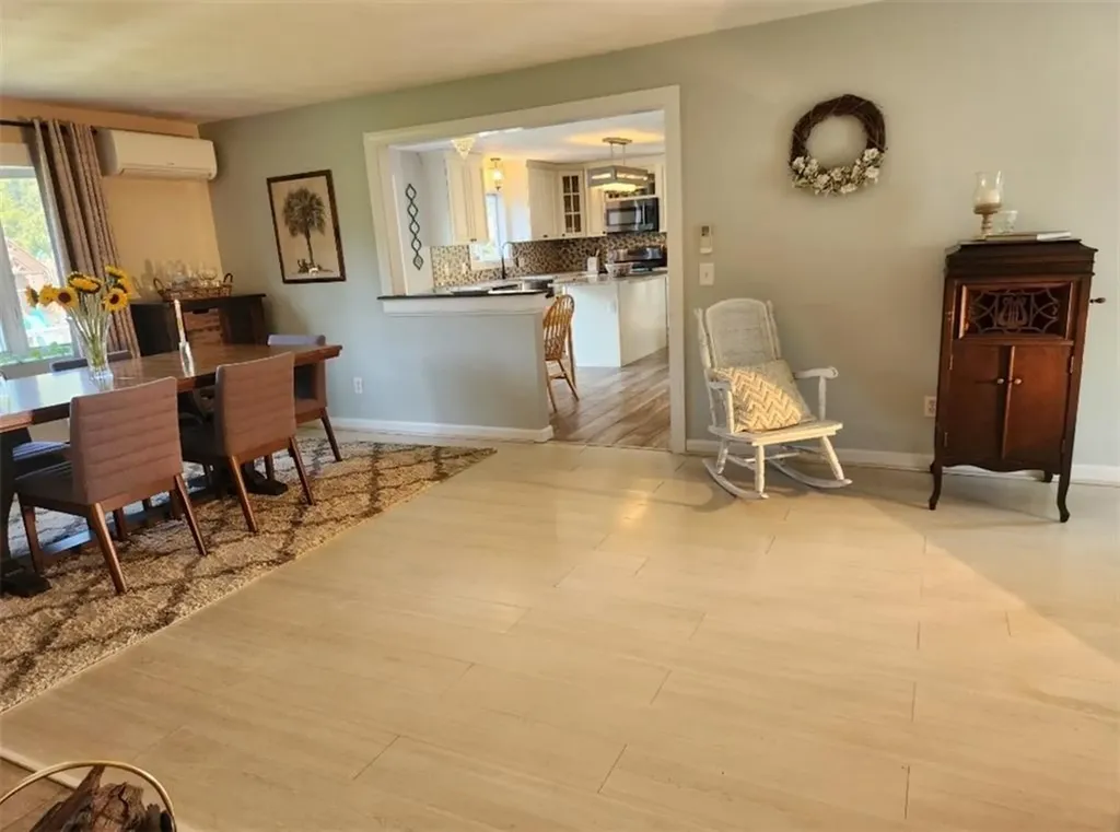 15 Ann Court Cranston RI 02921