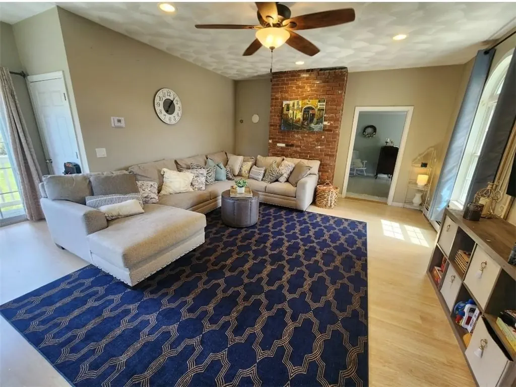 15 Ann Court Cranston RI 02921