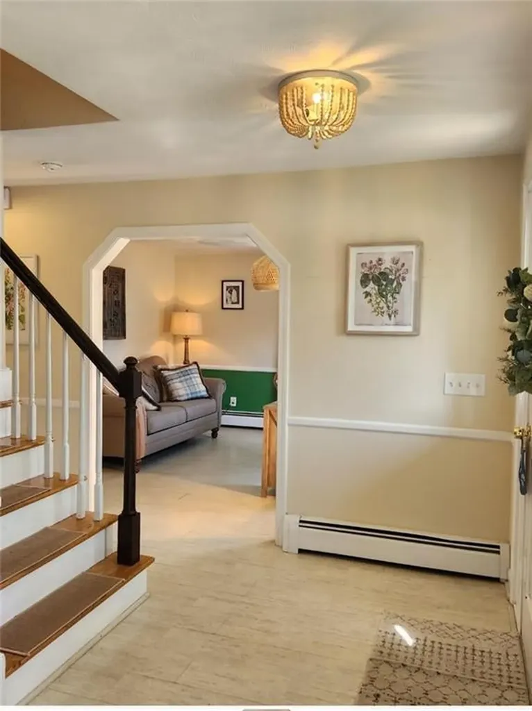 15 Ann Court Cranston RI 02921