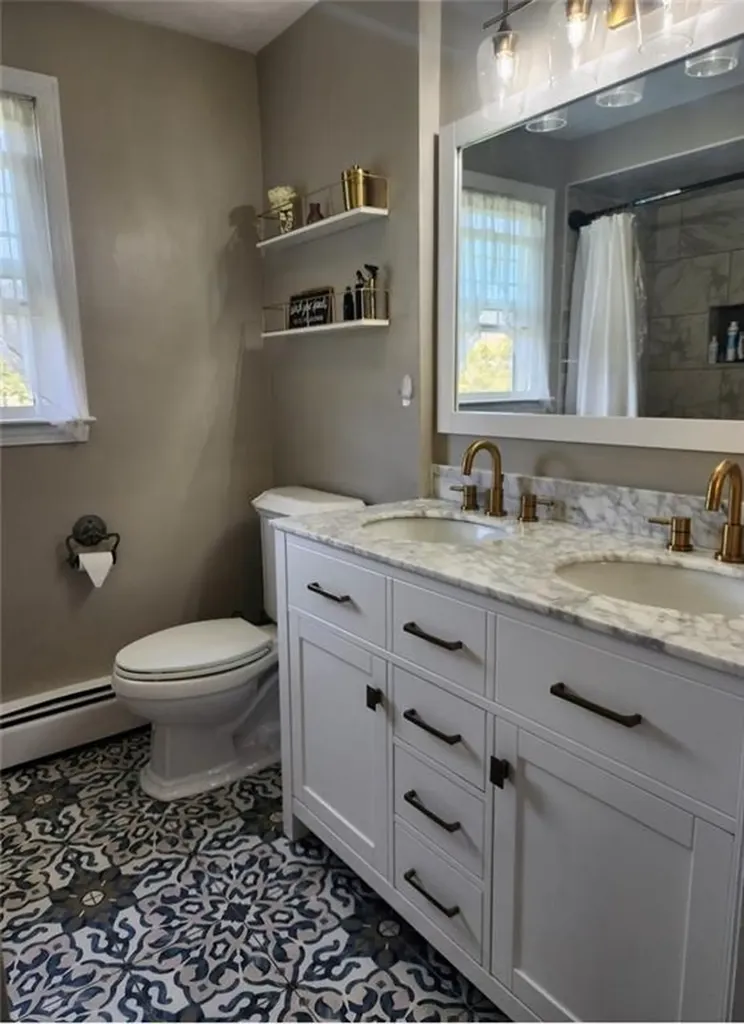 15 Ann Court Cranston RI 02921