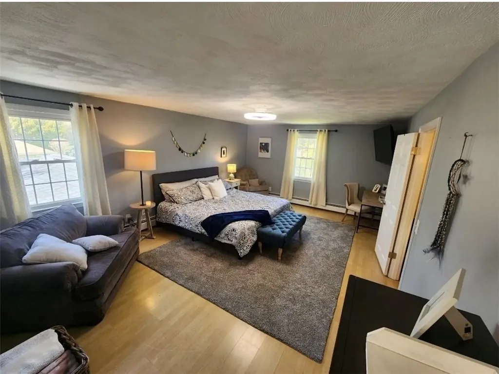 15 Ann Court Cranston RI 02921