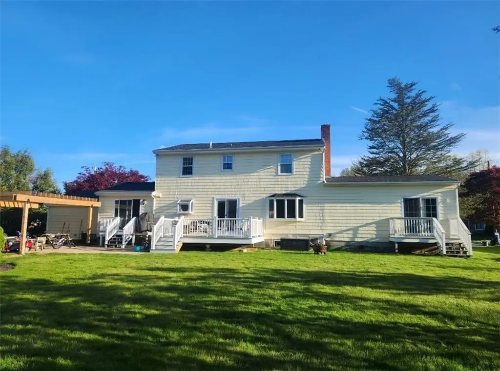 15 Ann Court Cranston RI 02921
