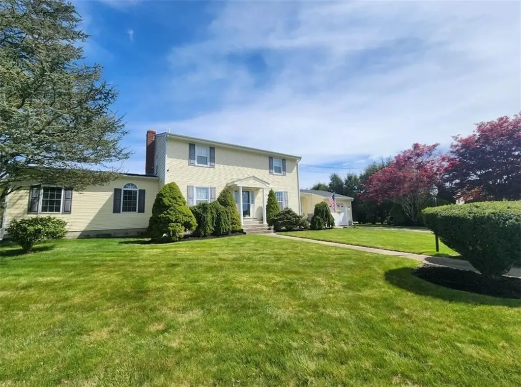 15 Ann Court Cranston RI 02921
