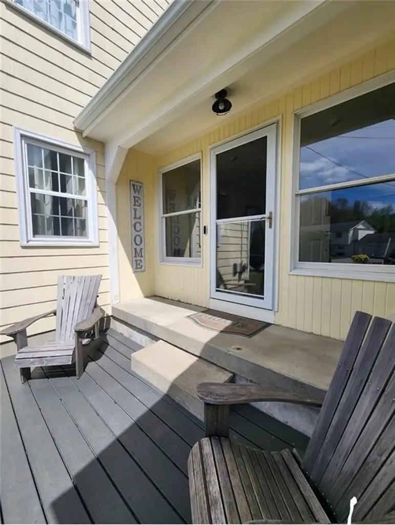 15 Ann Court Cranston RI 02921
