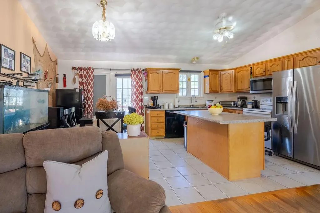 231 Rockwood Avenue Cranston RI 02920