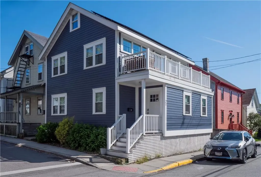 21 Warner Street Newport RI 02840