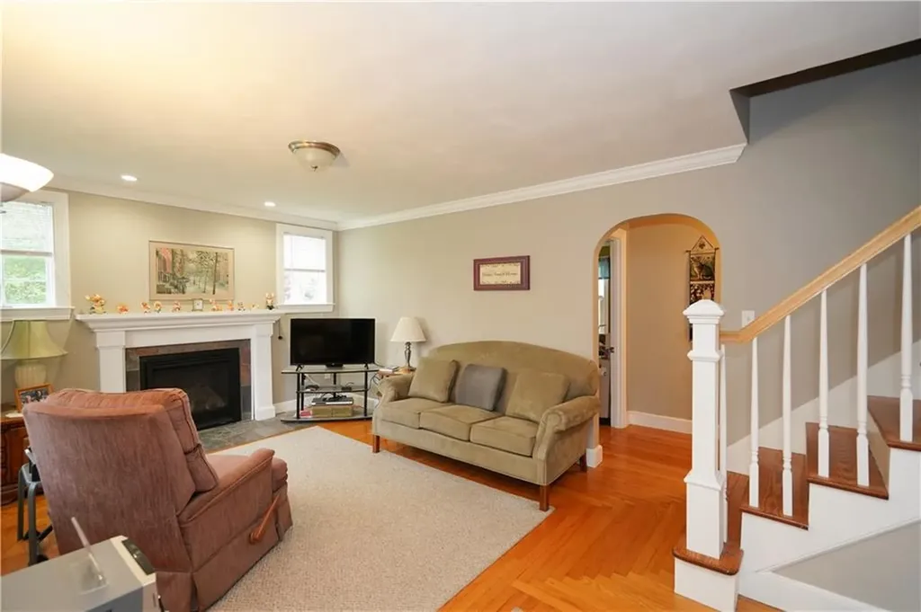 65 Felsmere Avenue Pawtucket RI 02861