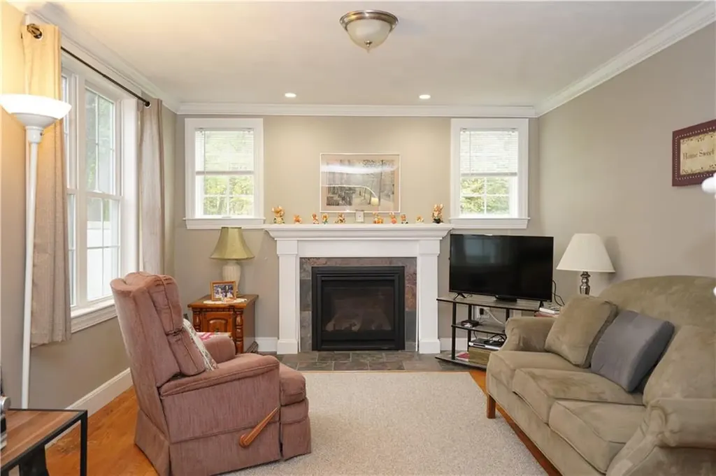 65 Felsmere Avenue Pawtucket RI 02861