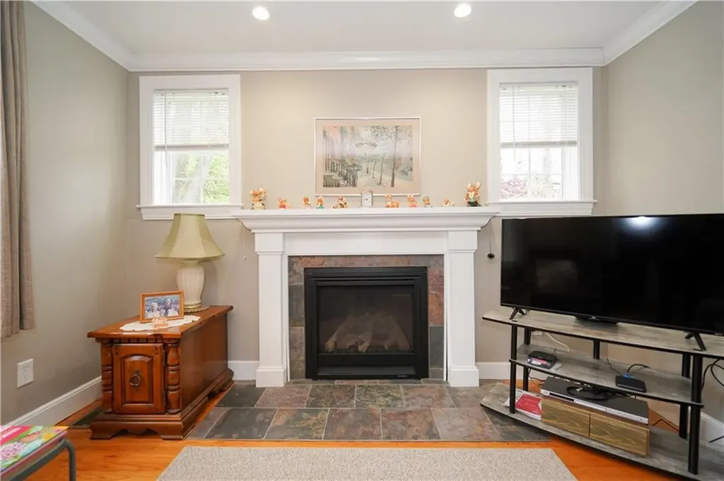 65 Felsmere Avenue Pawtucket RI 02861