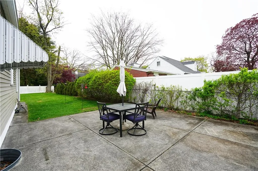 65 Felsmere Avenue Pawtucket RI 02861