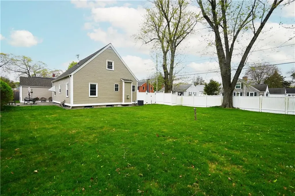 65 Felsmere Avenue Pawtucket RI 02861