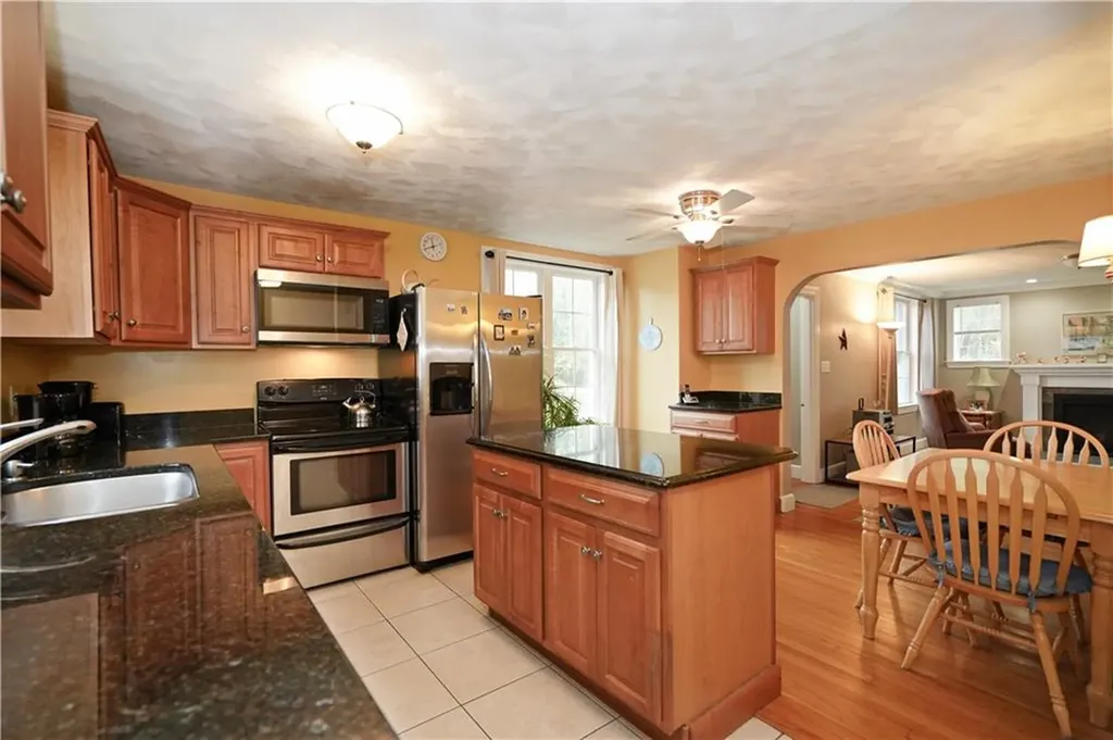 65 Felsmere Avenue Pawtucket RI 02861