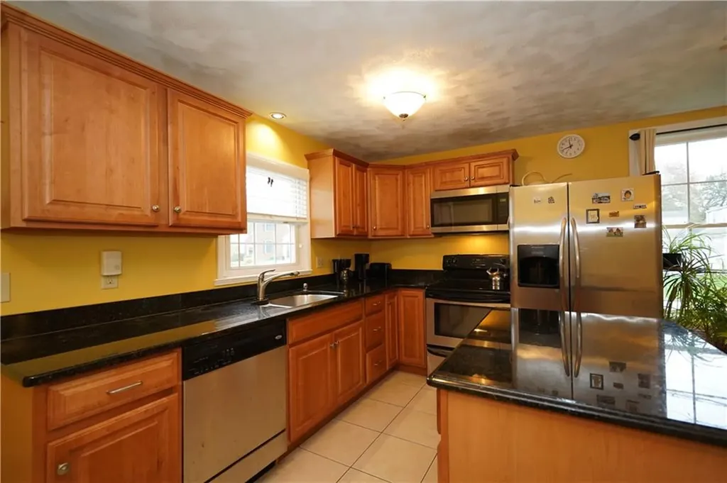 65 Felsmere Avenue Pawtucket RI 02861