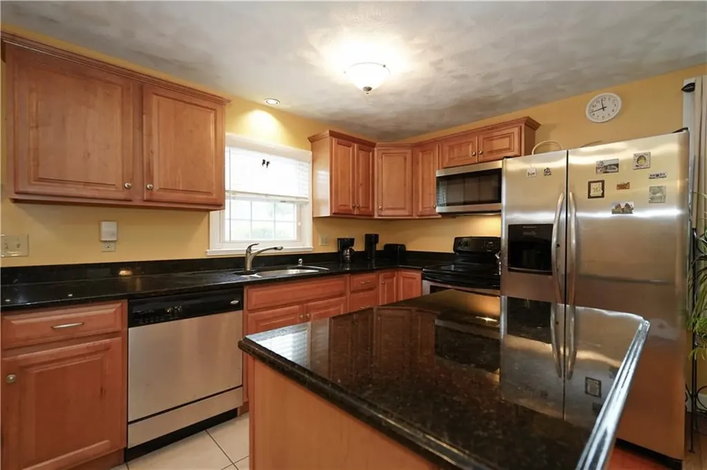 65 Felsmere Avenue Pawtucket RI 02861