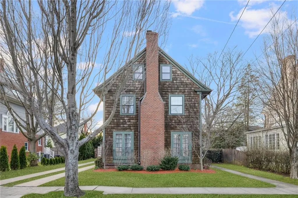 196 Butler Avenue Providence RI 02906